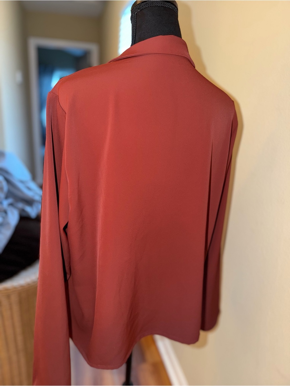 MELLODAY Button-Front Blouse in Rust Red - Picture 2 of 3